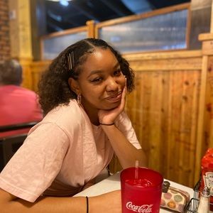 Meet your Posher, Zoe